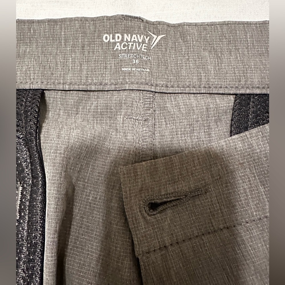 Men’s Old Navy Stretch Shorts | 36 - Picture 3 of 4